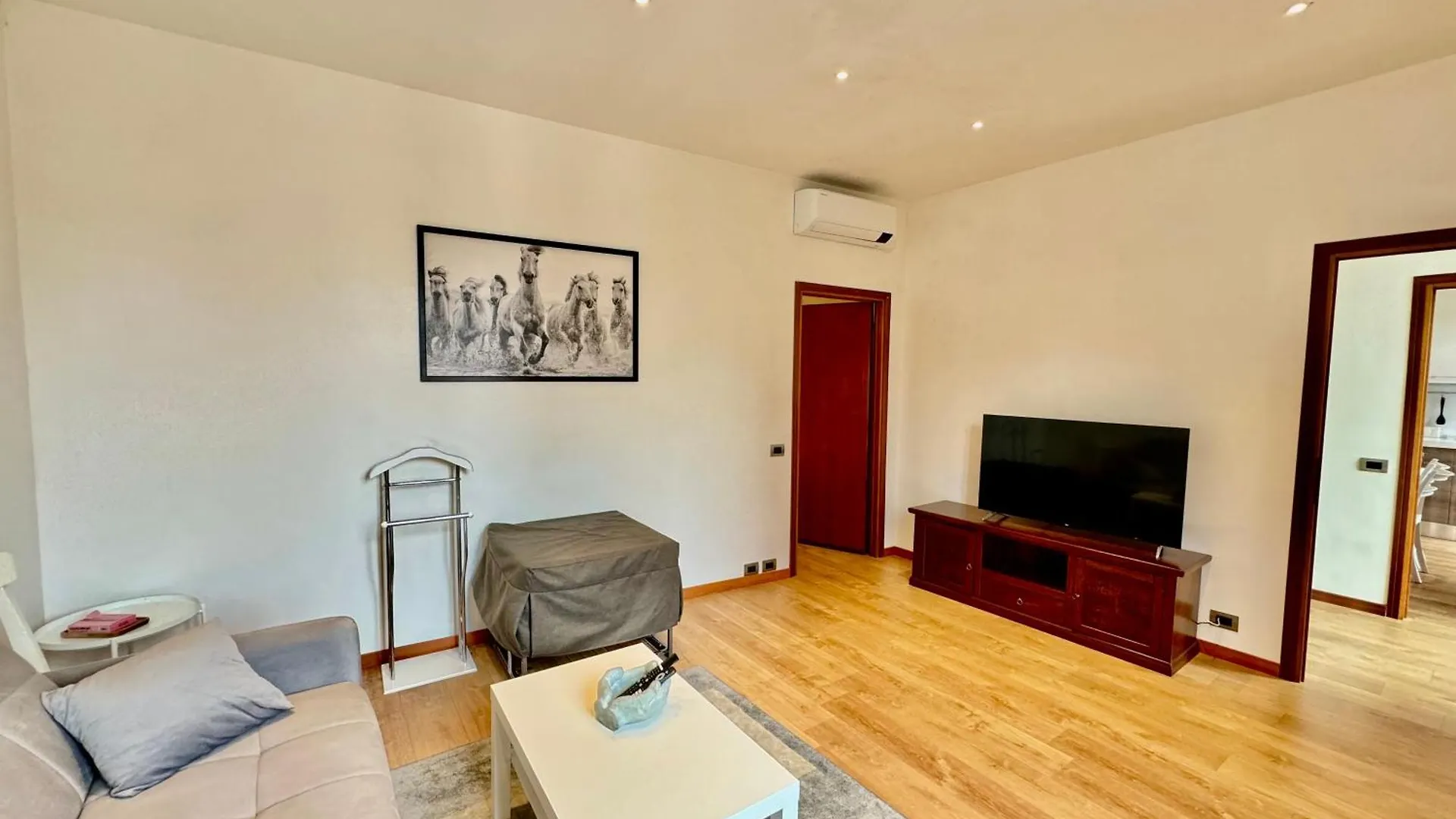 Como Lake 2Bd Near The Station Apartment