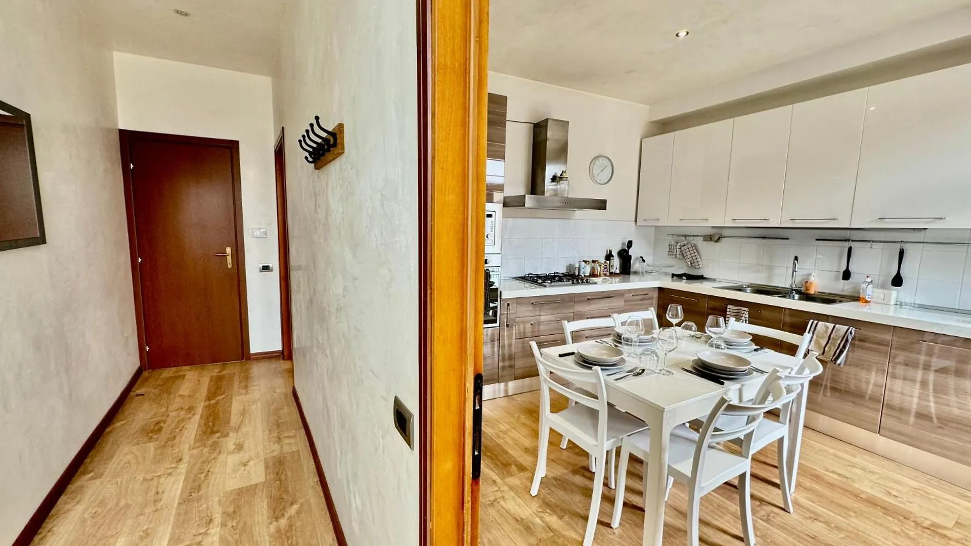 Como Lake 2Bd Near The Station Apartment
